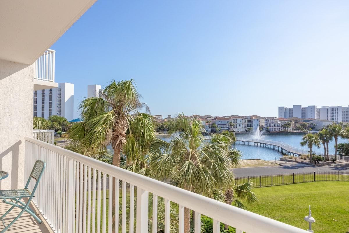 Private Balcony | Lake View